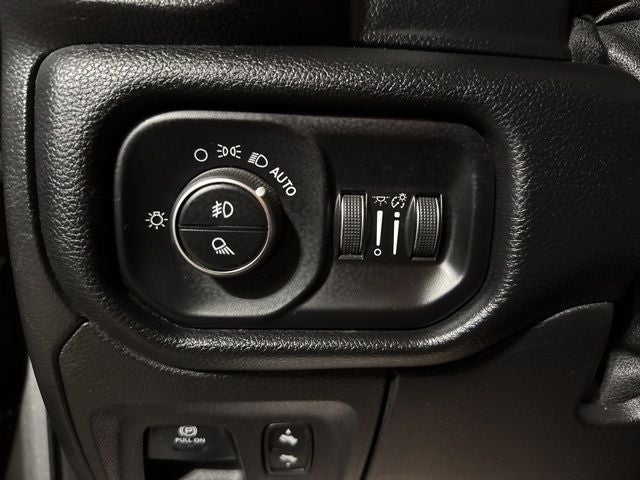 2019 RAM 1500 Big Horn/Lone Star Crew Cab 4x4 5'7' Box