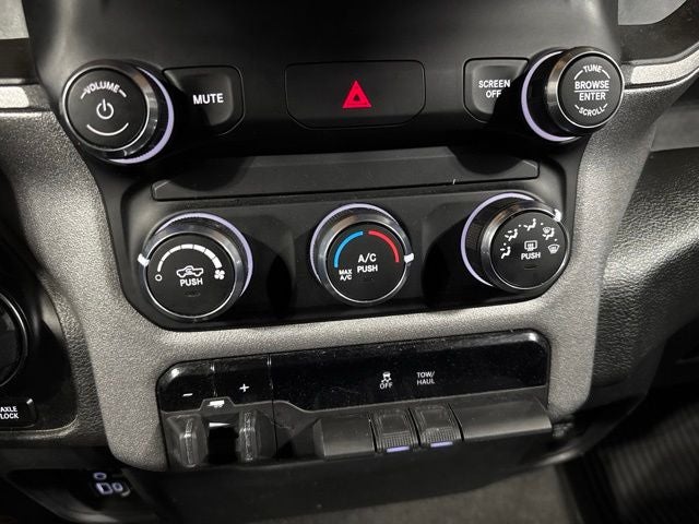 2024 RAM 1500 Tradesman Crew Cab 4x4 5'7' Box