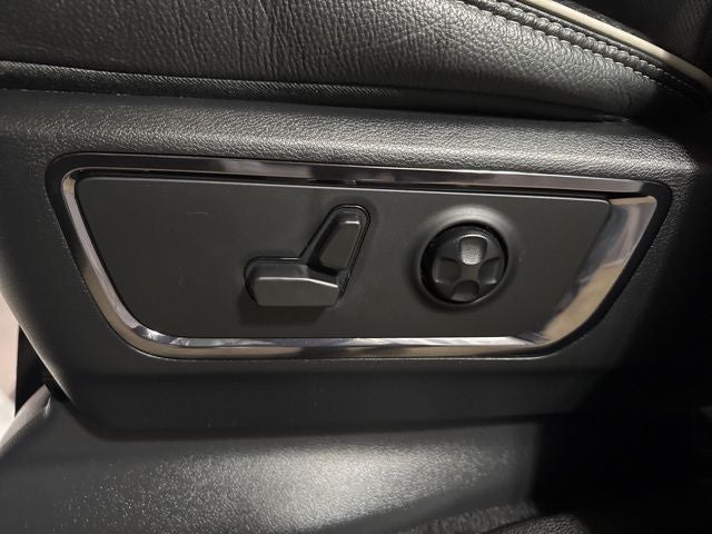 2025 RAM 1500 Limited Crew Cab 4x4 5'7' Box