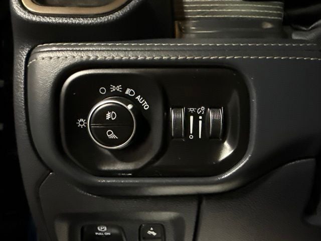 2020 RAM 1500 Limited Crew Cab 4x4 5'7' Box
