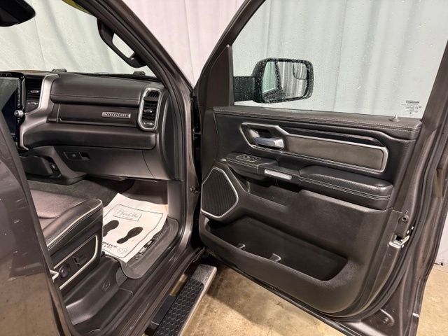 2023 RAM 1500 Laramie Crew Cab 4x4 5'7' Box