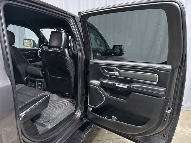 2023 RAM 1500 Laramie Crew Cab 4x4 5'7' Box