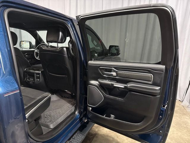 2023 RAM 1500 Laramie Crew Cab 4x4 5'7' Box