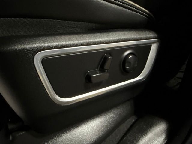 2023 RAM 1500 Laramie Crew Cab 4x4 5'7' Box