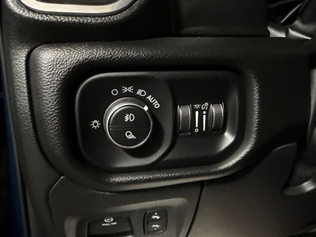 2023 RAM 1500 Laramie Crew Cab 4x4 5'7' Box