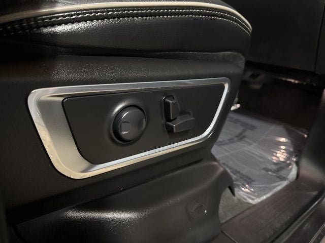 2024 RAM 1500 Laramie Crew Cab 4x4 5'7' Box