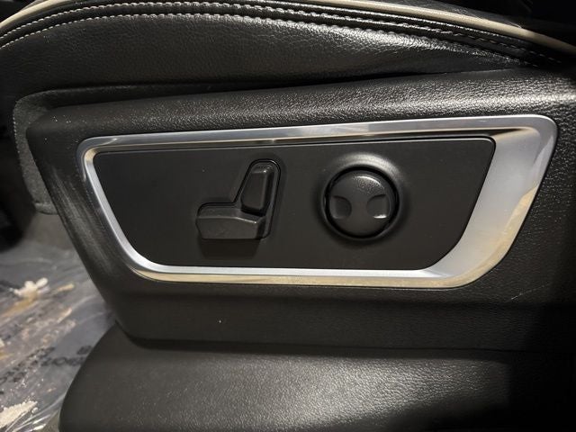 2024 RAM 1500 Laramie Crew Cab 4x4 5'7' Box