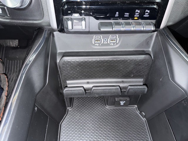 2023 RAM 1500 Laramie Crew Cab 4x4 6'4' Box