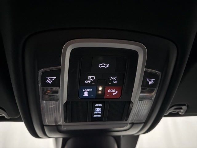 2023 RAM 1500 Laramie Crew Cab 4x4 6'4' Box