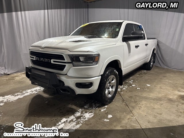 2019 RAM 1500 Laramie Crew Cab 4x4 6'4' Box