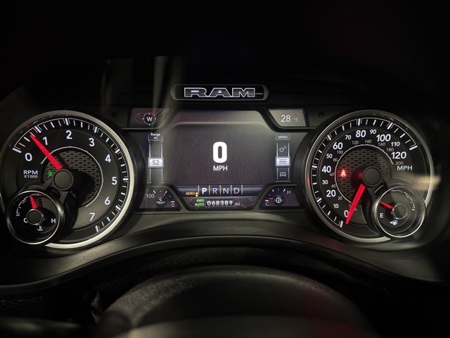 2019 RAM 1500 Laramie Crew Cab 4x4 6'4' Box