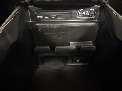 2019 RAM 1500 Laramie Crew Cab 4x4 6'4' Box