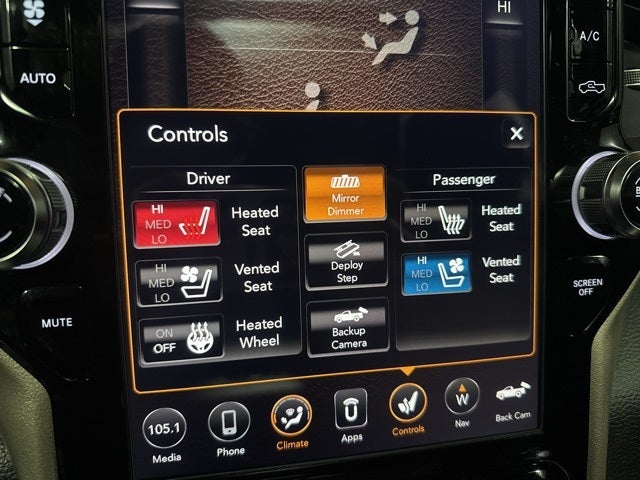 2019 RAM 1500 Laramie Crew Cab 4x4 6'4' Box