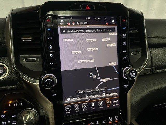 2019 RAM 1500 Laramie Crew Cab 4x4 6'4' Box