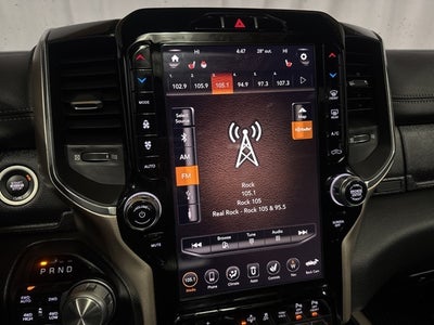 2019 RAM 1500 Laramie Crew Cab 4x4 6'4' Box