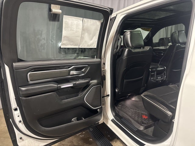 2019 RAM 1500 Laramie Crew Cab 4x4 6'4' Box