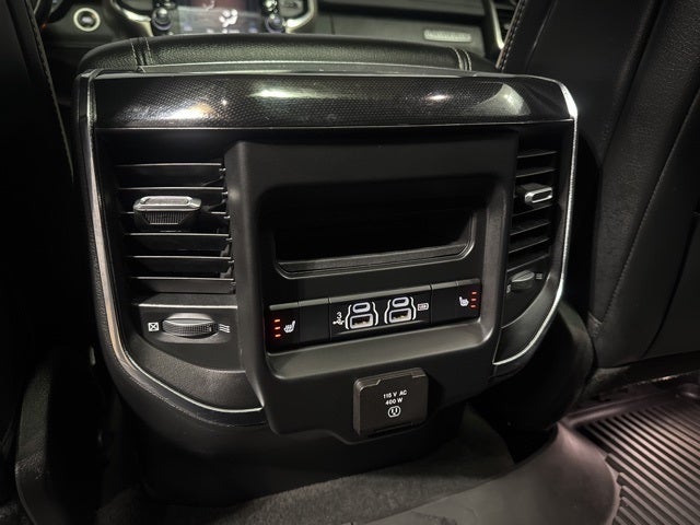 2019 RAM 1500 Laramie Crew Cab 4x4 6'4' Box