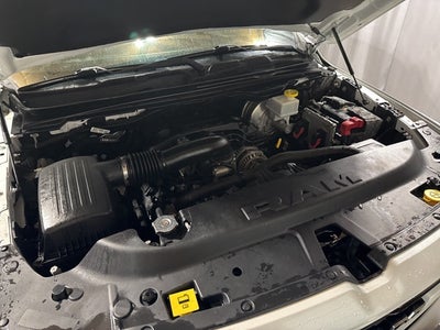 2019 RAM 1500 Laramie Crew Cab 4x4 6'4' Box