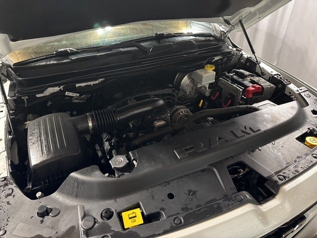 2019 RAM 1500 Laramie Crew Cab 4x4 6'4' Box