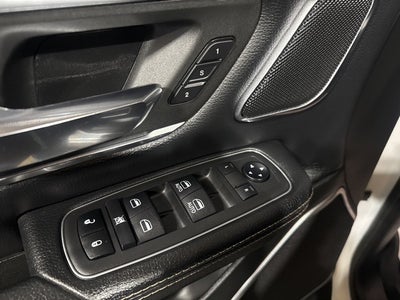 2019 RAM 1500 Laramie Crew Cab 4x4 6'4' Box