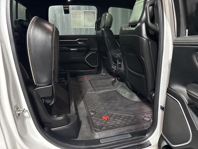 2019 RAM 1500 Laramie Crew Cab 4x4 6'4' Box