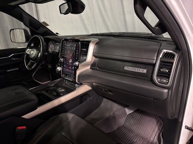 2019 RAM 1500 Laramie Crew Cab 4x4 6'4' Box