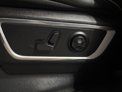 2019 RAM 1500 Laramie Crew Cab 4x4 6'4' Box