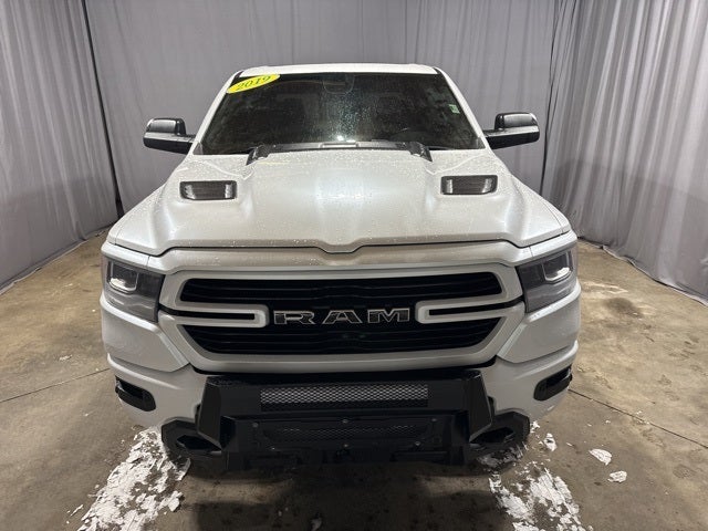 2019 RAM 1500 Laramie Crew Cab 4x4 6'4' Box