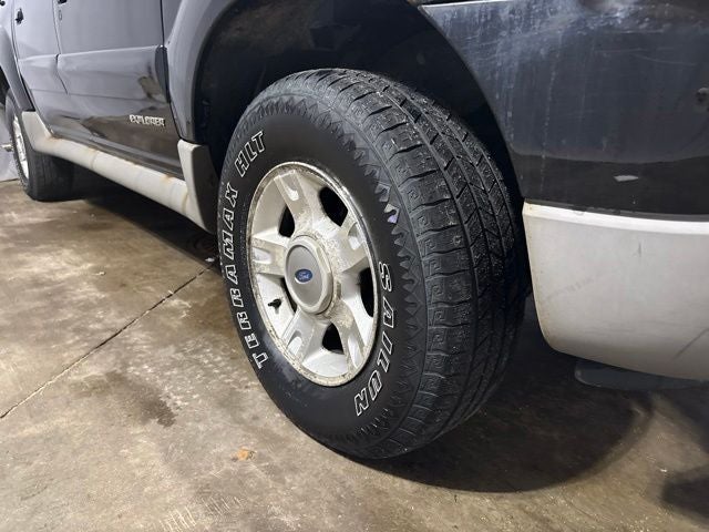 2001 Ford Explorer Sport Trac Base