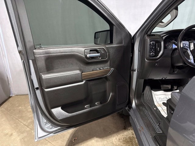 2022 Chevrolet Silverado 1500 LTD 4WD Crew Cab Short Bed LT