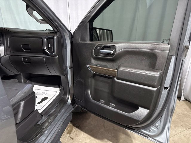 2022 Chevrolet Silverado 1500 LTD 4WD Crew Cab Short Bed LT