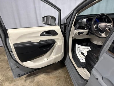 2022 Chrysler Pacifica Touring L AWD