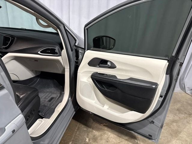 2022 Chrysler Pacifica Touring L AWD