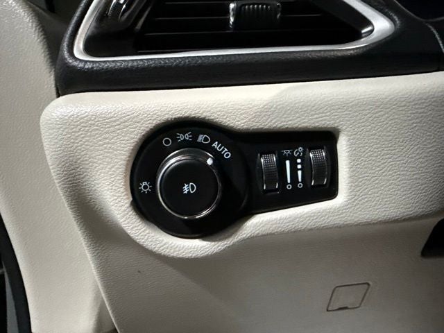 2022 Chrysler Pacifica Touring L AWD