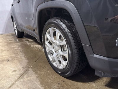 2023 Jeep Compass Latitude Lux FWD
