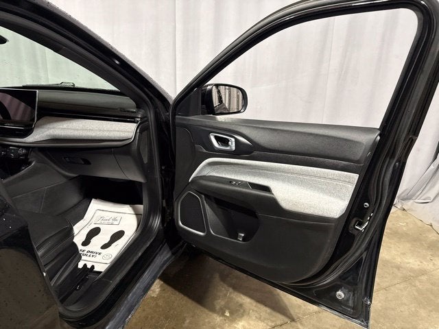2023 Jeep Compass Latitude Lux FWD