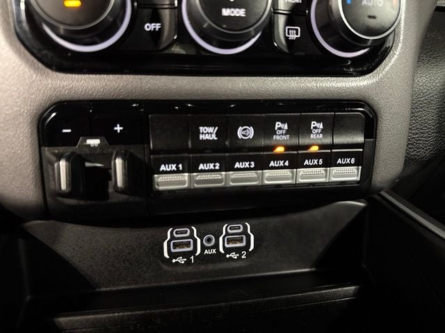 2022 RAM 3500 Big Horn Crew Cab 4x4 8' Box