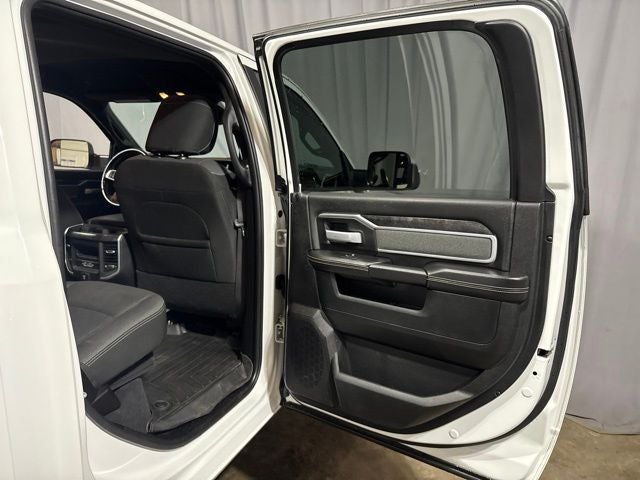 2022 RAM 3500 Big Horn Crew Cab 4x4 8' Box