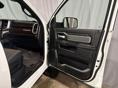 2022 RAM 3500 Big Horn Crew Cab 4x4 8' Box