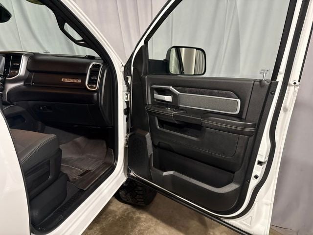 2022 RAM 3500 Big Horn Crew Cab 4x4 8' Box