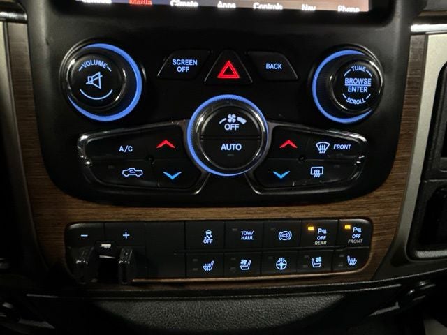 2018 RAM 3500 Laramie Crew Cab 4x4 8' Box
