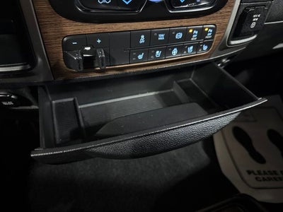 2018 RAM 3500 Laramie Crew Cab 4x4 8' Box