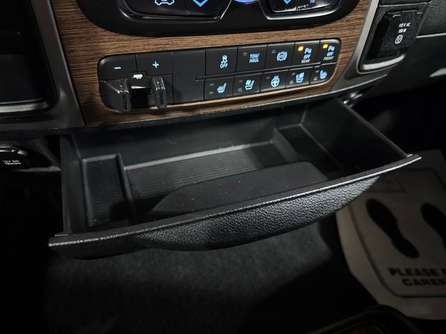 2018 RAM 3500 Laramie Crew Cab 4x4 8' Box