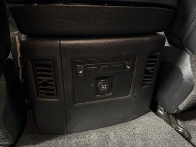 2018 RAM 3500 Laramie Crew Cab 4x4 8' Box