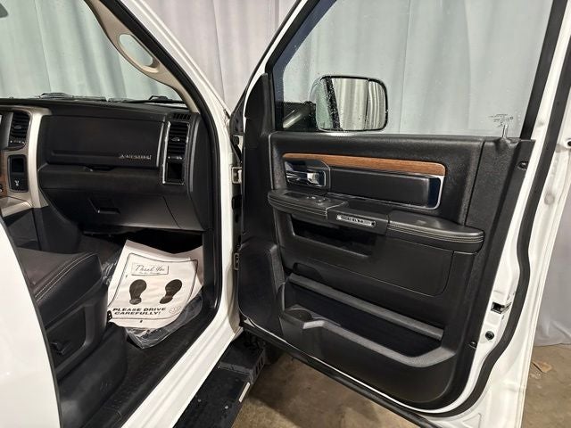 2018 RAM 3500 Laramie Crew Cab 4x4 8' Box