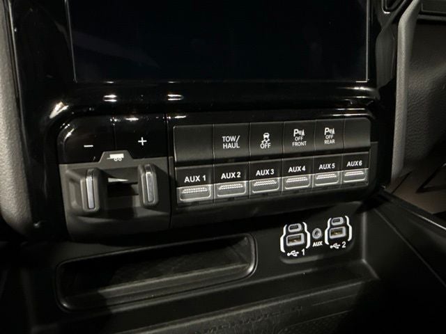 2022 RAM 2500 Laramie Crew Cab 4x4 6'4' Box