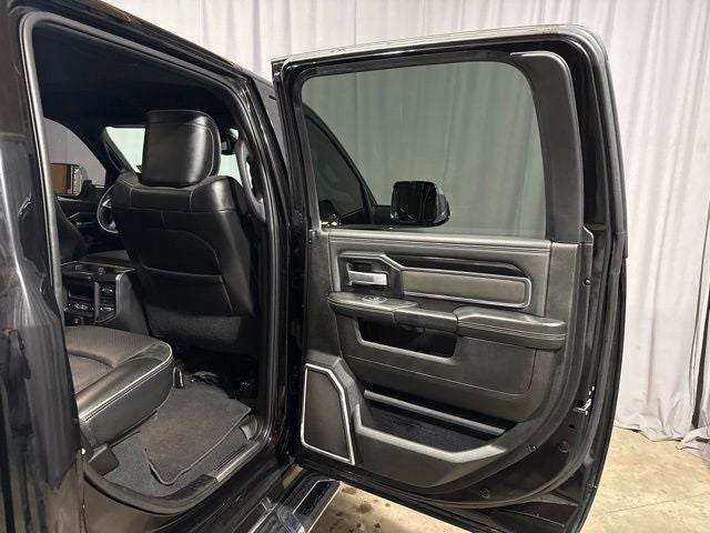 2022 RAM 2500 Laramie Crew Cab 4x4 6'4' Box