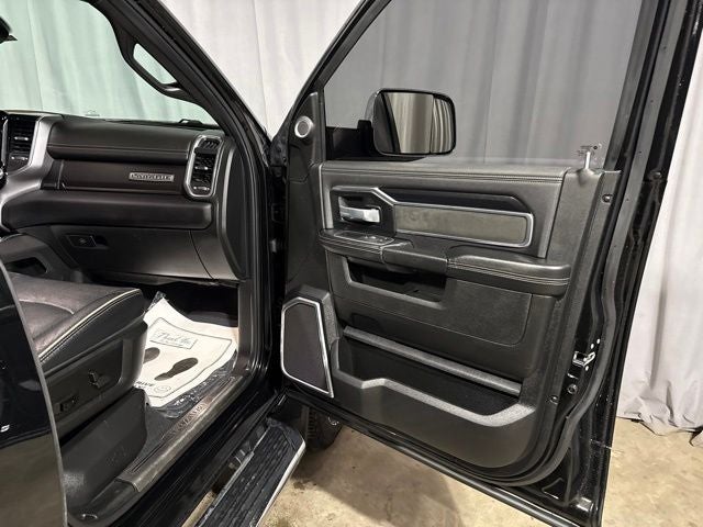 2022 RAM 2500 Laramie Crew Cab 4x4 6'4' Box