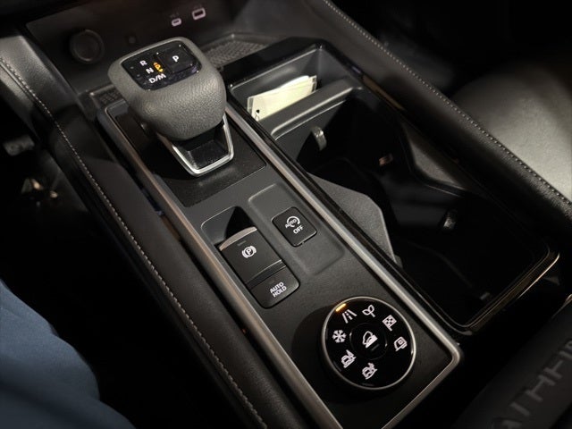 2025 Nissan Pathfinder SL 4WD