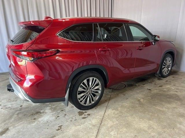 2022 Toyota Highlander Platinum